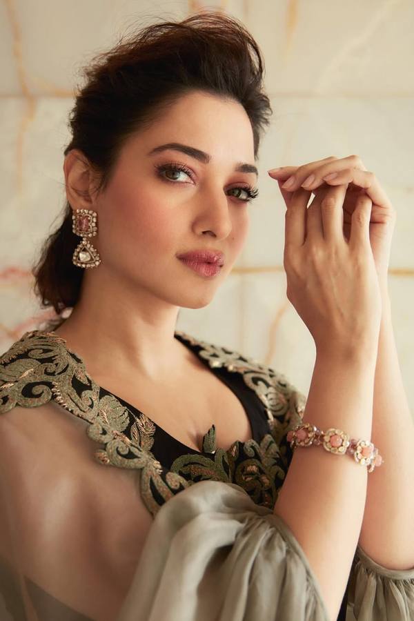 Tamannaah-Bhatia-21.jpg 22