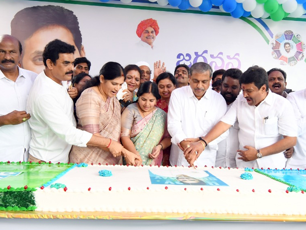 YSJ_20Birthday26_1.jpg 24