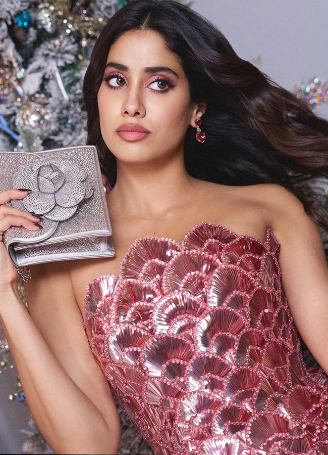 Janhvi_20kapoor10.jpg 11