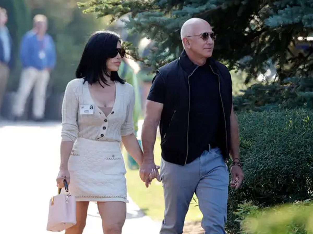 Jeff_20bezos_20marriage_2011.jpg 12