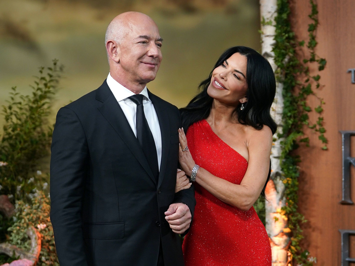 Jeff_20bezos_20marriage_2012.jpg 13