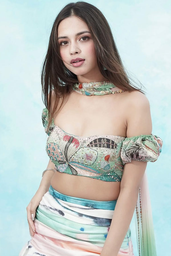 Laapataa_20Ladies_20Actress_20Nitanshi_20Goel_20Full_20Details_20Photos_20_2820_29.jpg 21