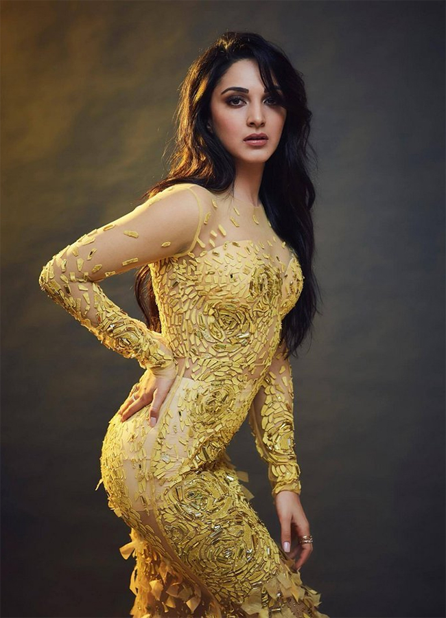 Actress_20Kiara_20Advani_20Game_20Changer_20Photos_20Goes_20Viral__20_2817_29.jpg 17