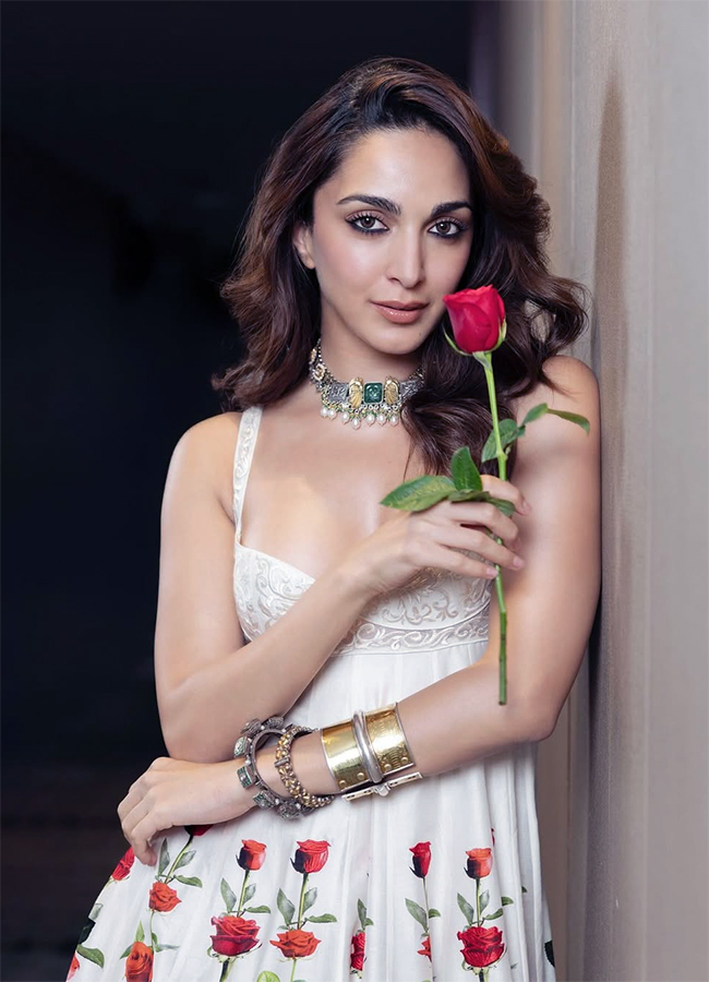 Actress_20Kiara_20Advani_20Game_20Changer_20Photos_20Goes_20Viral__20_282_29.jpg 2