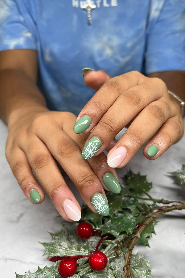 Christmas-Special-Nail-Arts-2_0.jpg 3