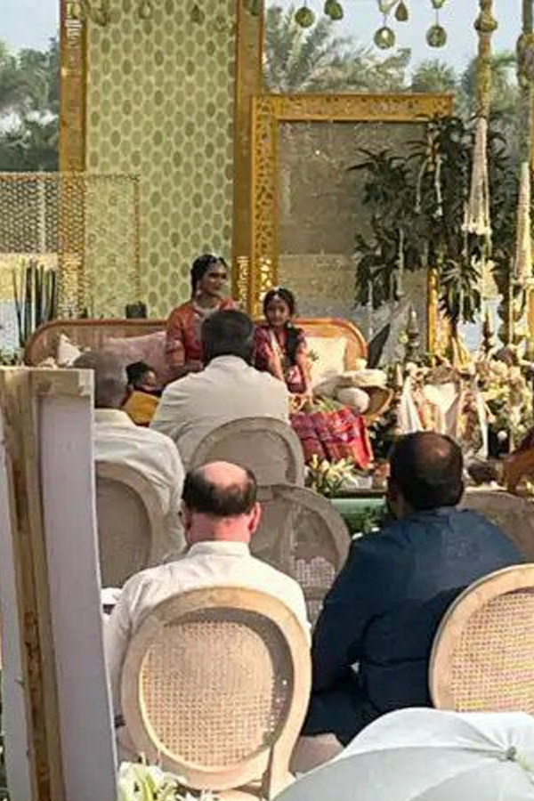 PV_20Sindhu_20marries_20Venkata_20Datta_20Sai_20in_20Udaipur_20Photos_20Goes_20viral_20_284_29.jpg 5