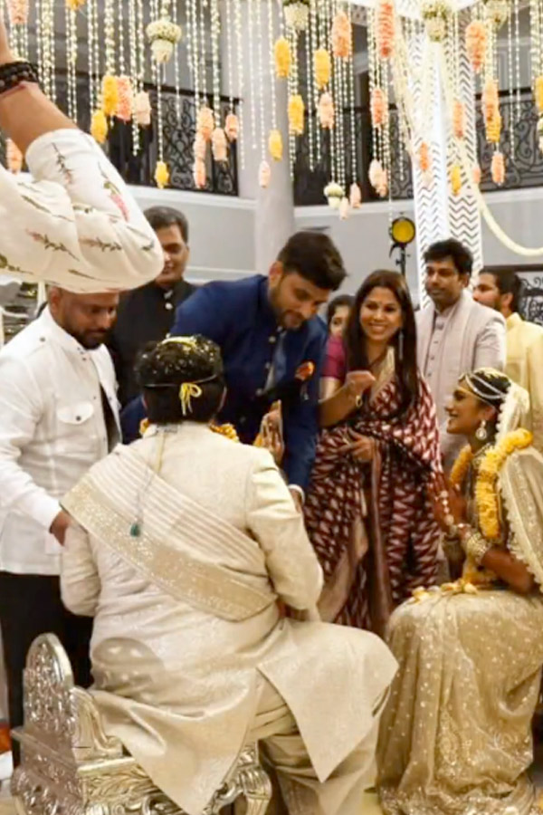 PV_20Sindhu_20marries_20Venkata_20Datta_20Sai_20in_20Udaipur_20Photos_20Goes_20viral_20_286_29.jpg 7