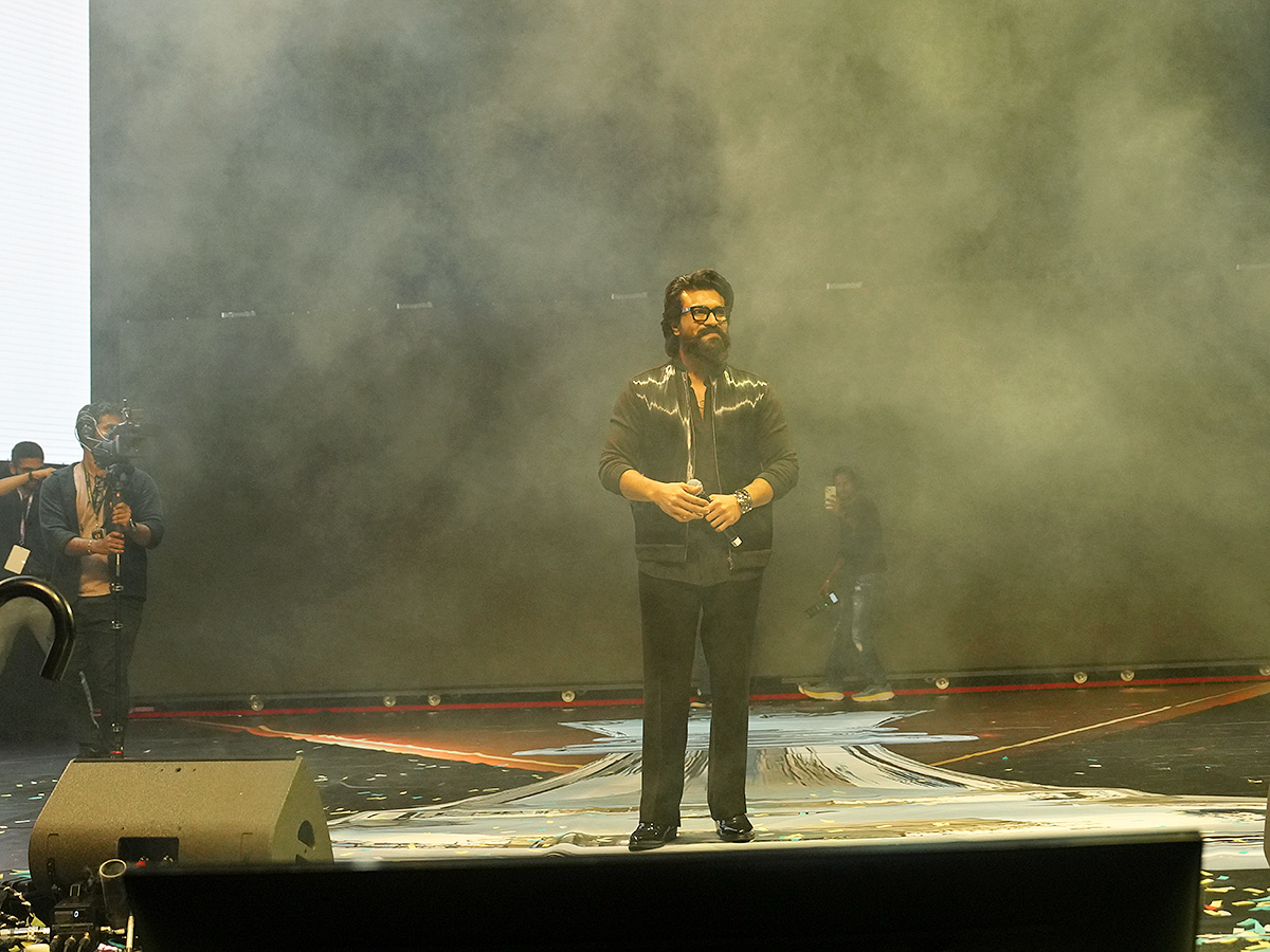Ram_20Charan_20Game_20Changer_20Global_20Event_20At_20Dallas_20photos_20goes_20viral__20_284_29.jpg 4