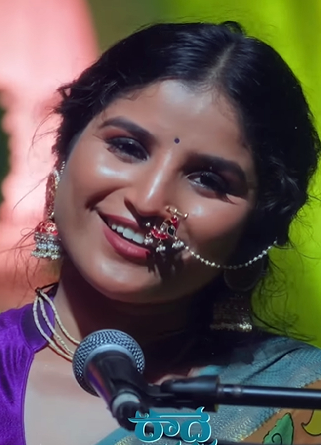 Mangli_20sisters10.jpg 11