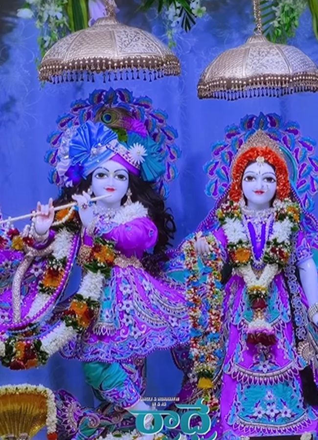 Mangli_20sisters16.jpg 17