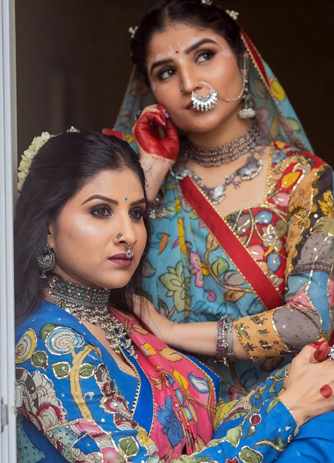 Mangli_20sisters2.jpg 3