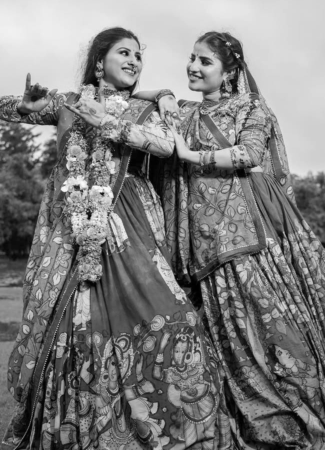 Mangli_20sisters3.jpg 4