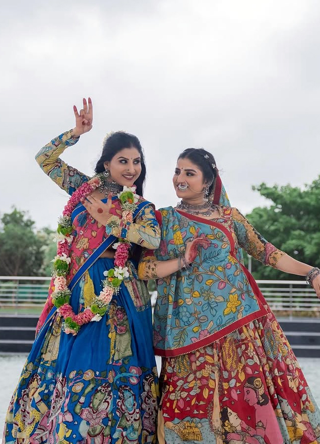 Mangli_20sisters6.jpg 7
