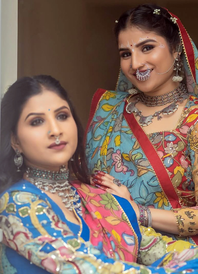 Mangli_20sisters7.jpg 8