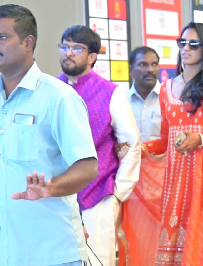 PV_20Sindhu_20marries_20Venkata_20Datta_20Sai_20in_20Udaipur__20_2818_29.jpg 18