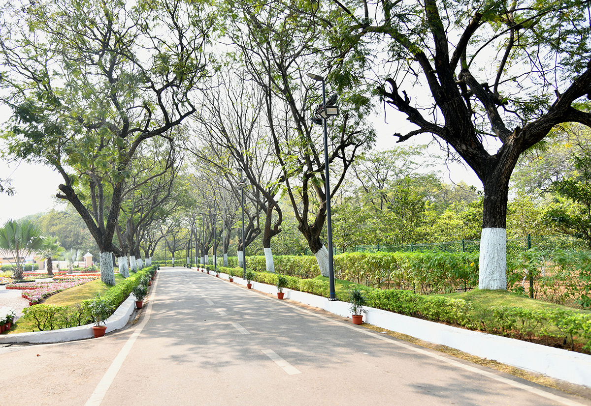 Rashtrapati_20Nilayam_20in_20Bollaram_20photos_20goes_20viral__20_285_29.jpg 5