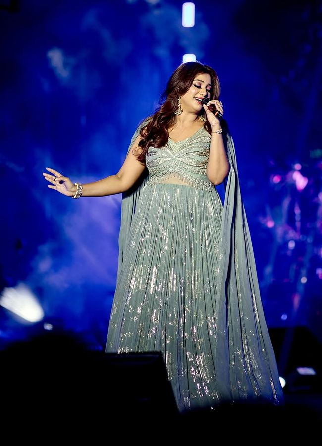 Shreya_20Ghosal4.jpg 5