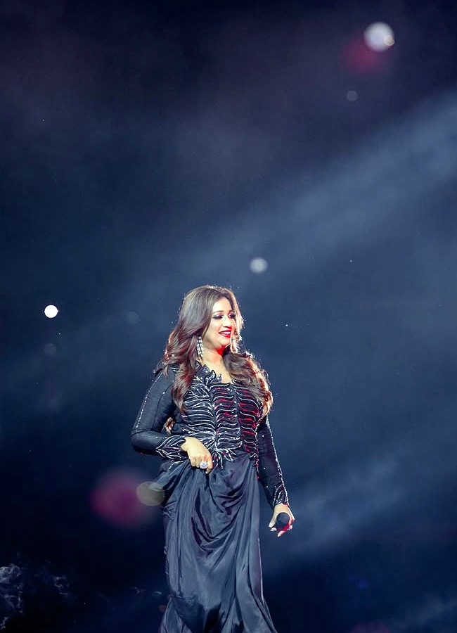 Shreya_20Ghosal9.jpg 10