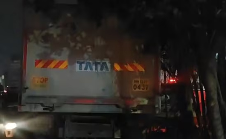 lorry.jpg