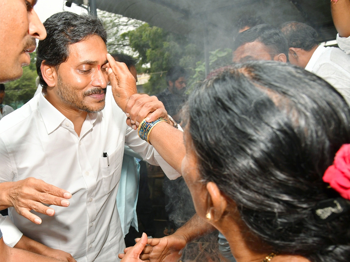YS_20jagan_20mohan_20reddy_20Kadapa_20Tour_20Second_20Day_20Highlights_20Photos_20_281_29.jpg 12