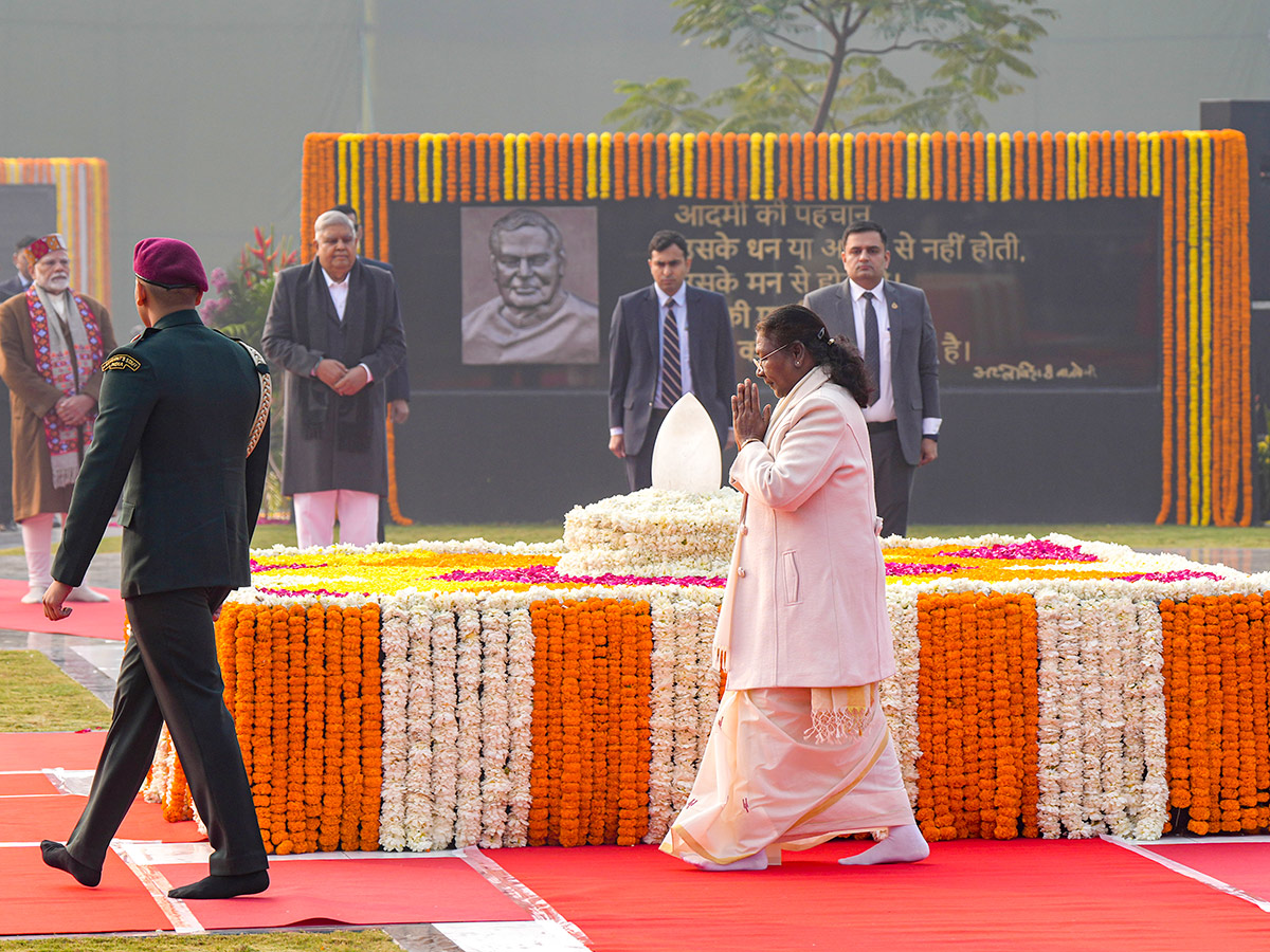 former_20prime_20minister_20Atal_20Bihari_20Vajpayee_20on_20his_20birth_20centenary_15.jpg 15