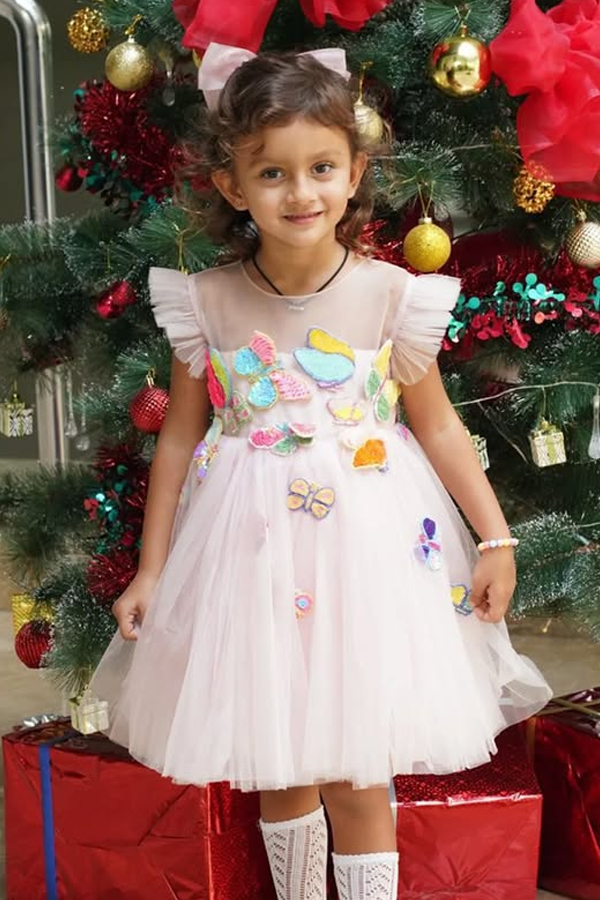shriya-daughter.jpg 29