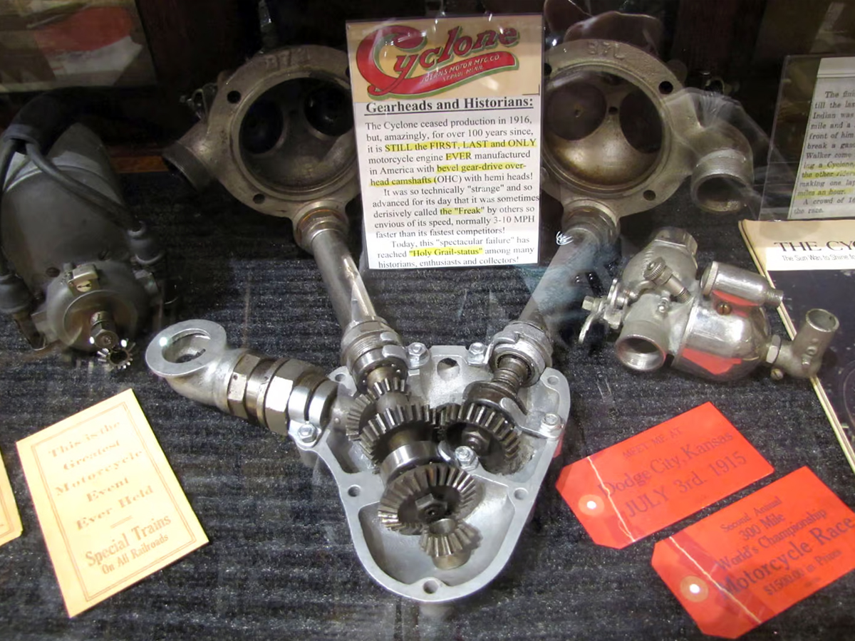 Motor_20cycles_20auction_2010_0.jpg 11