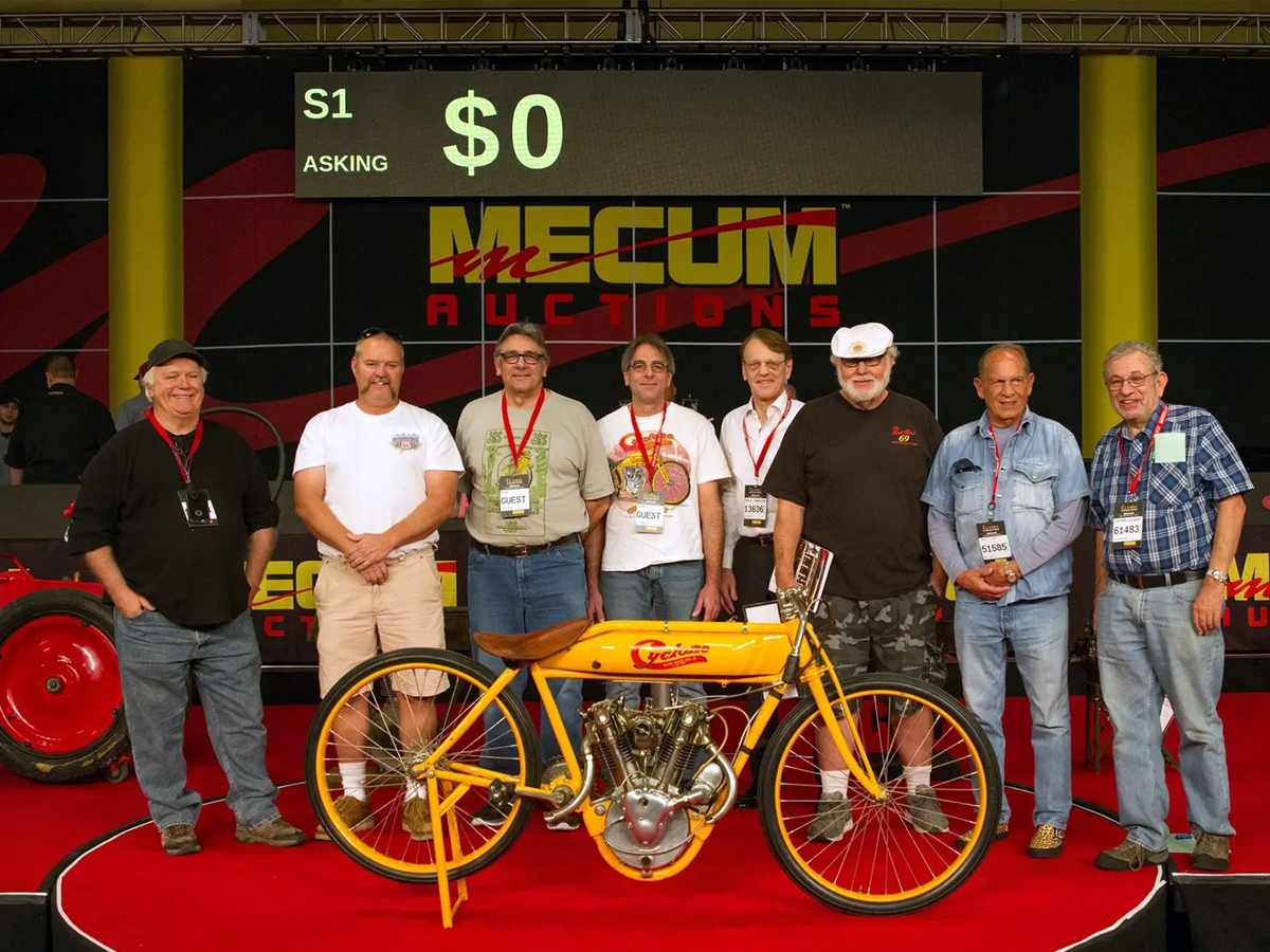 Motor_20cycles_20auction_2013.jpg 14