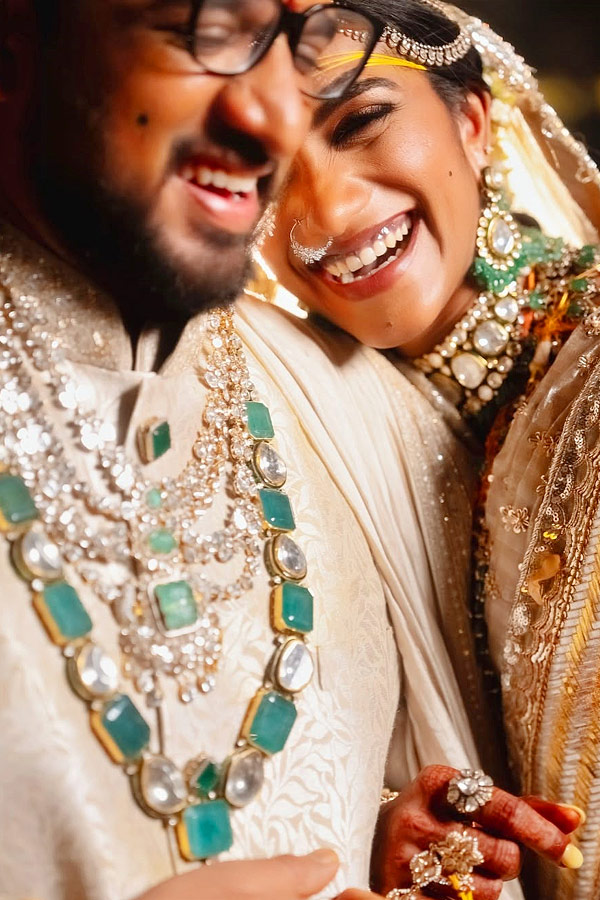 PV_20Sindhu_20shares_20dreamy_20wedding_20pics_20with_20husband_20Venkata_20Datta_20Sai_20Photos_20Viral_20_2811_29.jpg 15