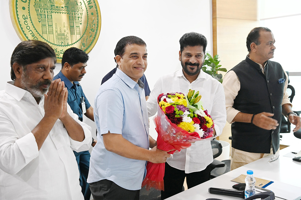 Tollywood_20Film_20Industry_20Celebrities_20To_20Meet_20CM_20Revanth_20Reddy_20Photos_20Goes_20Viral_2.jpg 2