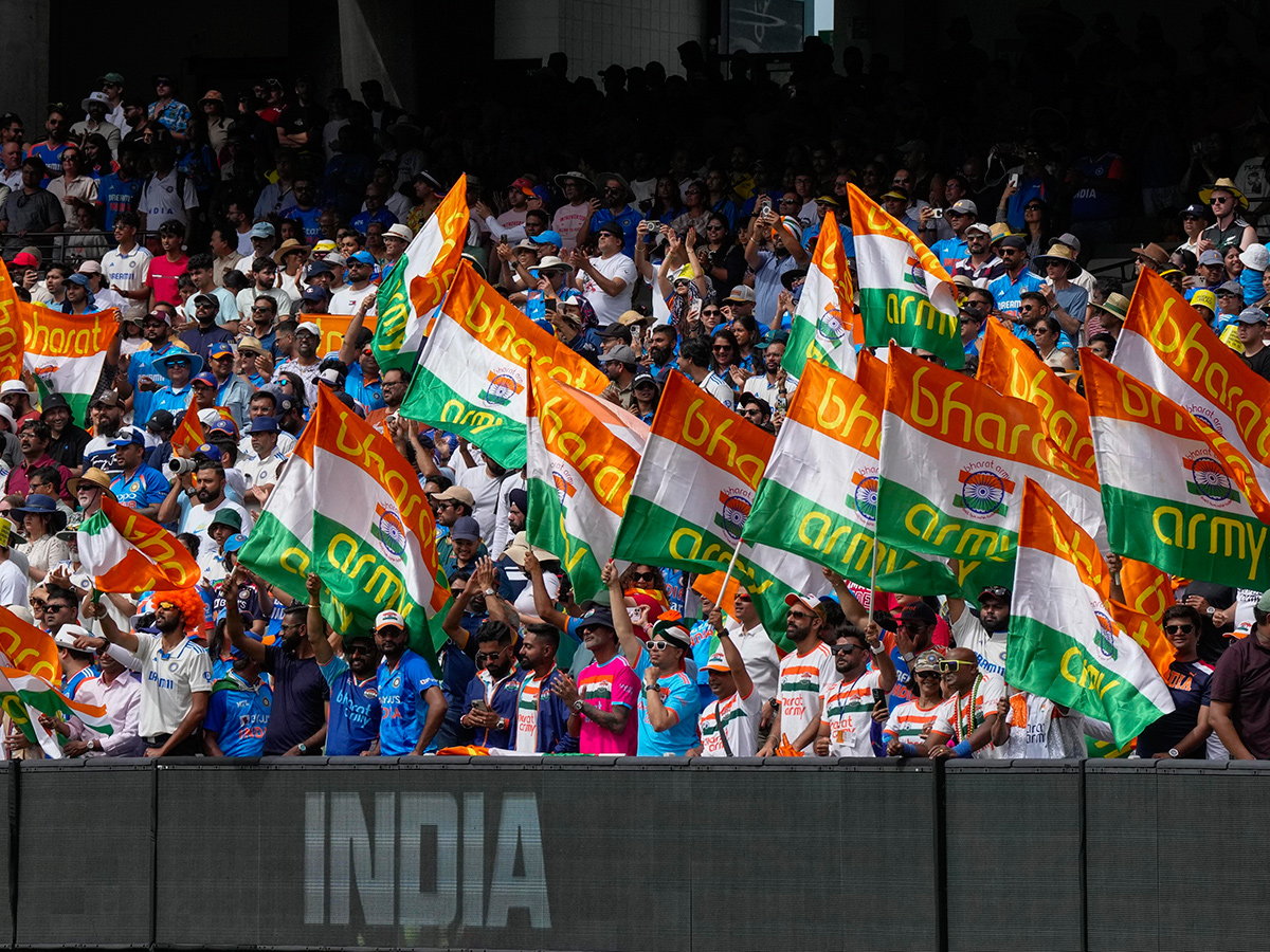 fourth_20cricket_20test_20between_20Australia_20and_20India_20at_20the_20Melbourne_20Cricket_20Ground__20_2813_29.jpg 13