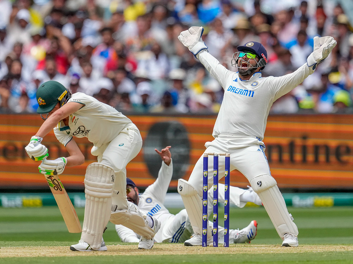 fourth_20cricket_20test_20between_20Australia_20and_20India_20at_20the_20Melbourne_20Cricket_20Ground__20_2818_29.jpg 18