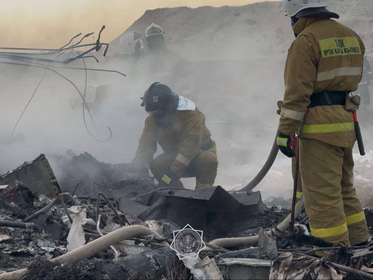 kazakhstan_20plane_20crash_20photos_20goes_20viral__20_2810_29.jpg 10