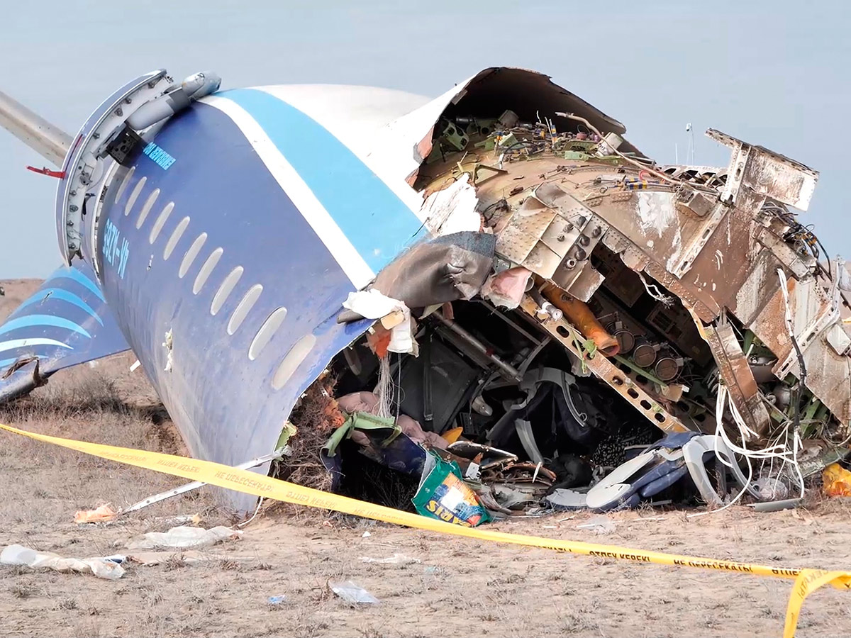 kazakhstan_20plane_20crash_20photos_20goes_20viral__20_281_29.jpg 1