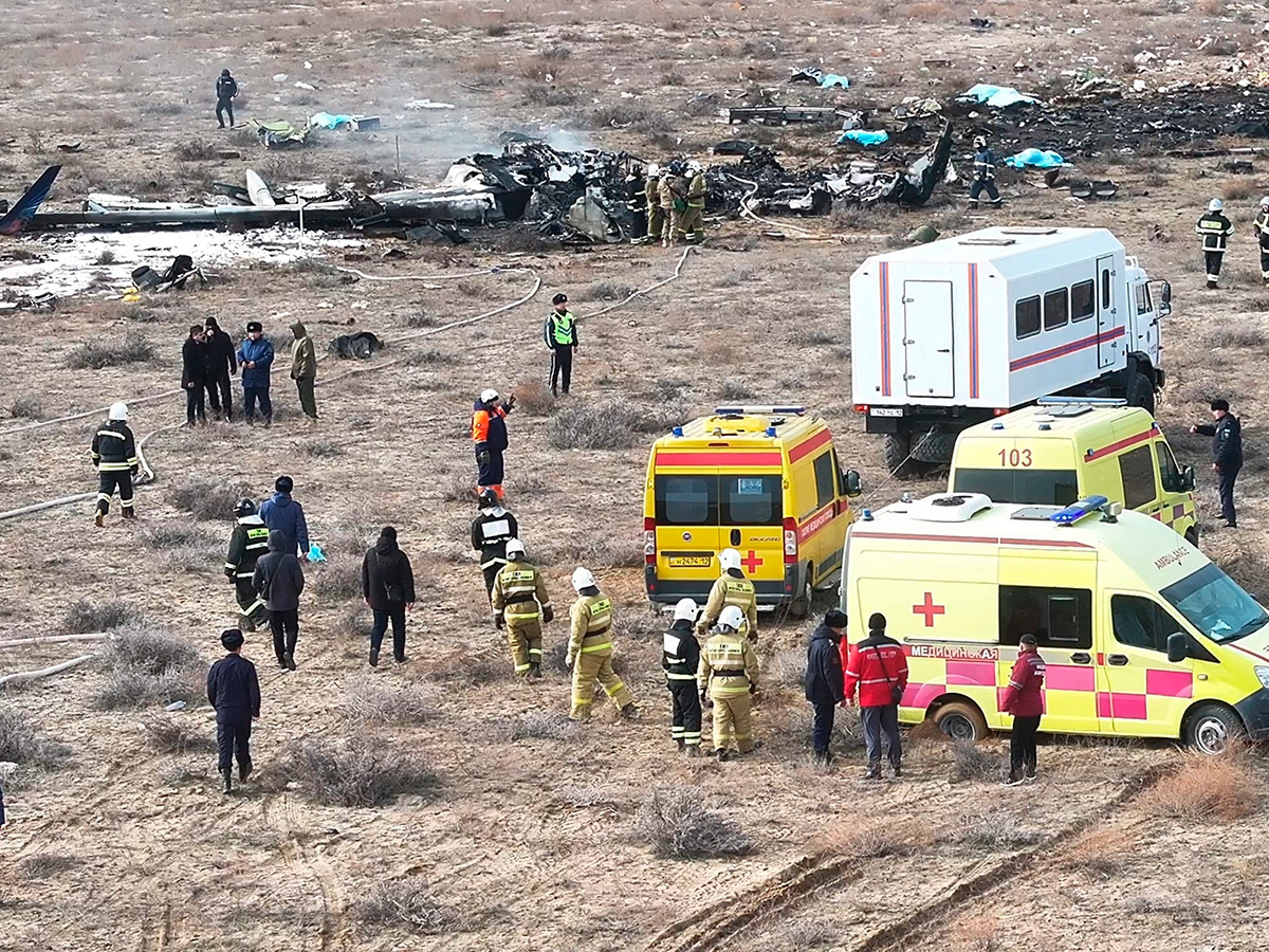 kazakhstan_20plane_20crash_20photos_20goes_20viral__20_285_29.jpg 5