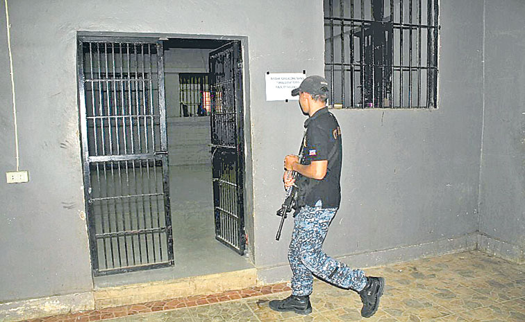 MOZAMBIQUE-JAIL.jpg
