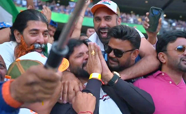 Emotional_20moment_20for_20Nitish_20Reddys_20father_20as_20his_20son_20scores_20his_20first_20Test_20Century_2.jpg 9