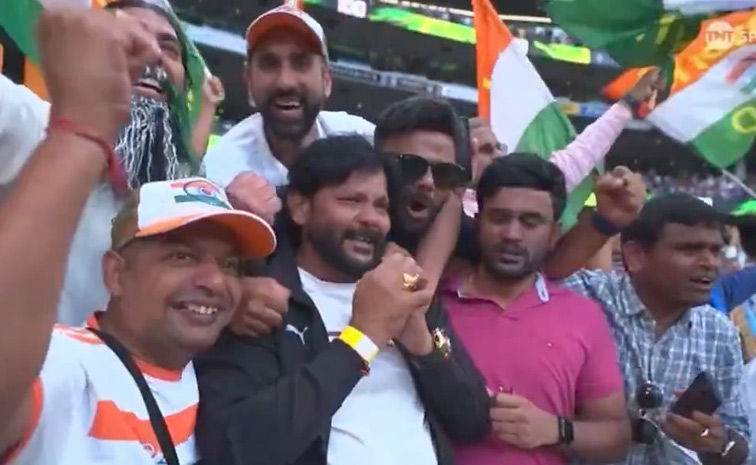 Emotional_20moment_20for_20Nitish_20Reddys_20father_20as_20his_20son_20scores_20his_20first_20Test_20Century_3.jpg 10