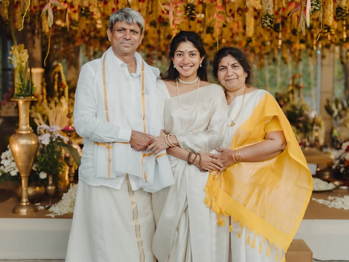Actress_20Sai_20Pallavi_20Shares_20Emotional_20Post_20on_20Social_20media_20photos_20_2815_29.jpg 16