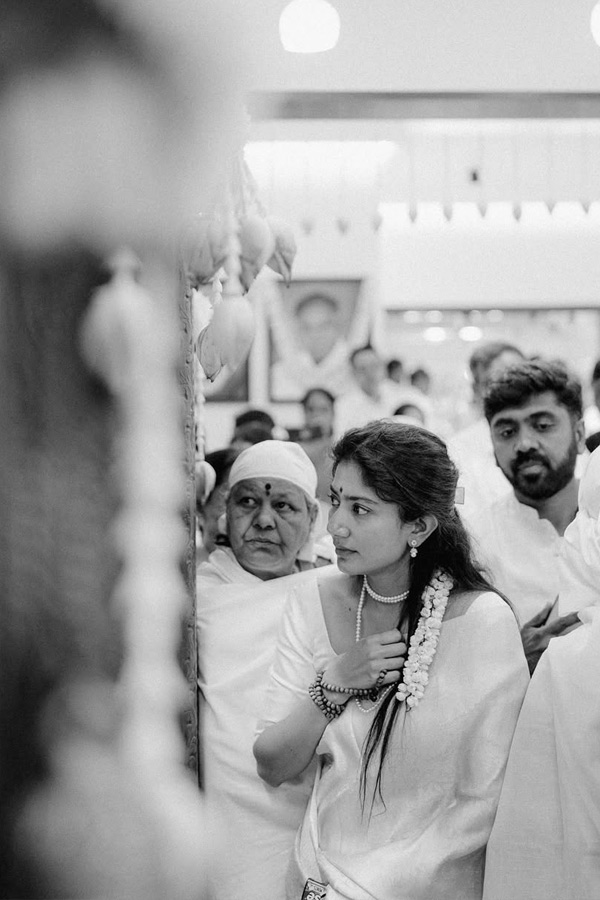 Actress_20Sai_20Pallavi_20Shares_20Emotional_20Post_20on_20Social_20media_20photos_20_2838_29.jpg 39