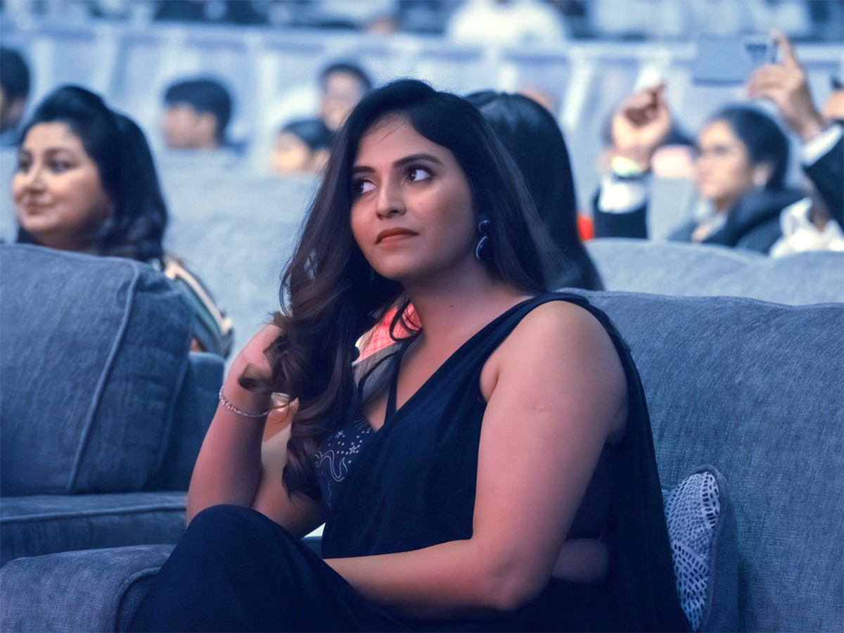 Game_20Changer_20Actress_20Anjali_20New_20Stills_20HD_1.jpg 1