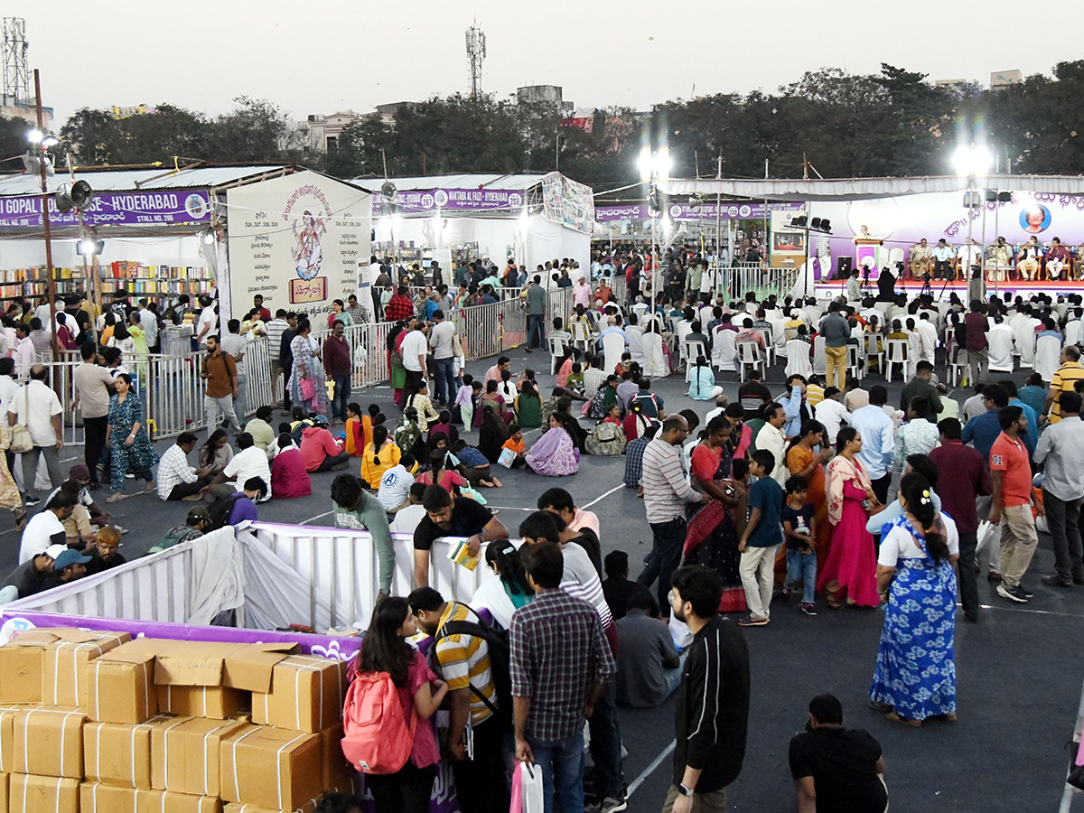 hyderabad_20book_20fair_202024_20at_20hyderabad__20_284_29.jpg 4