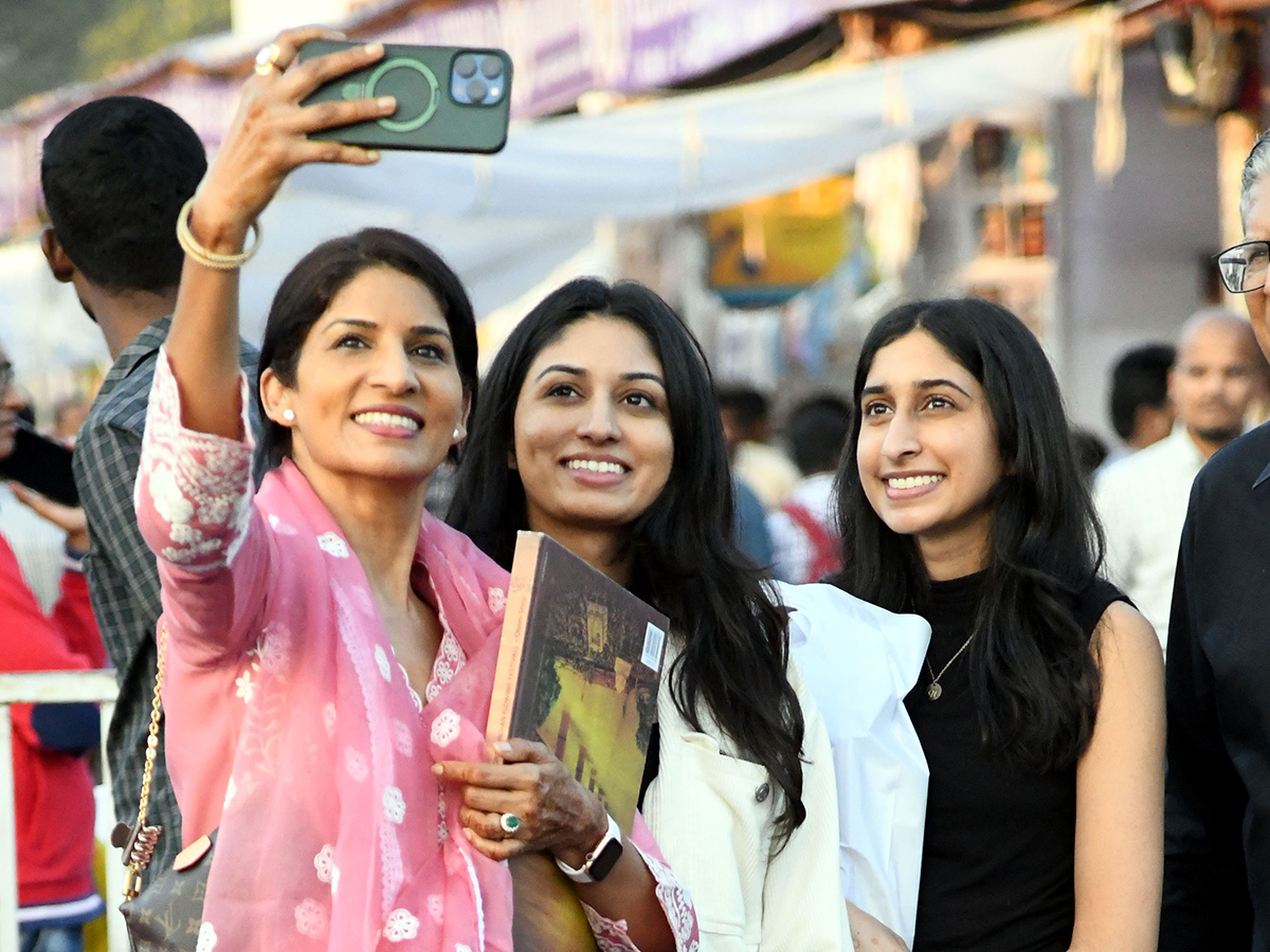 hyderabad_20book_20fair_202024_20at_20hyderabad__20_285_29.jpg 5