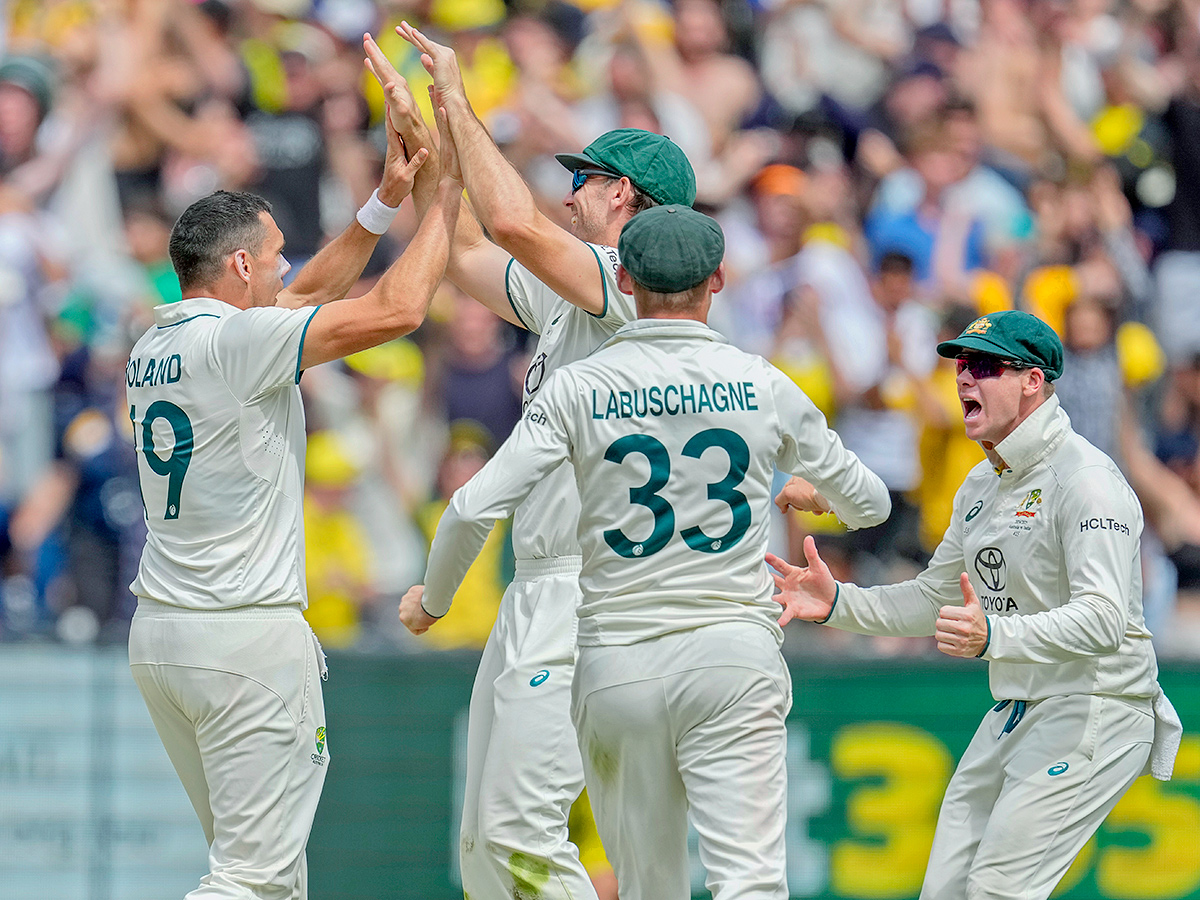 ourth_20cricket_20test_20between_20Australia_20and_20India_20at_20the_20Melbourne_20Cricket_20Ground__20_2813_29.jpg 13