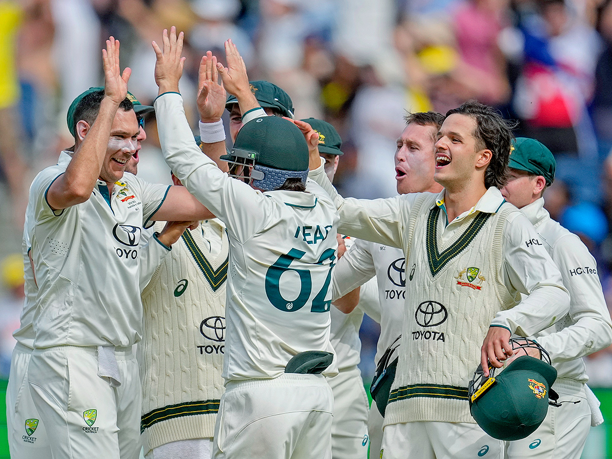 ourth_20cricket_20test_20between_20Australia_20and_20India_20at_20the_20Melbourne_20Cricket_20Ground__20_282_29.jpg 2