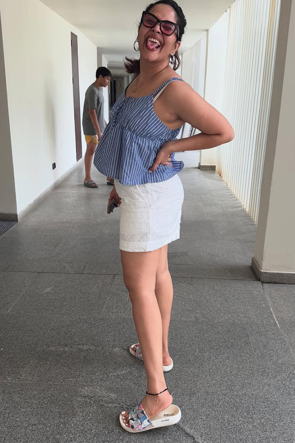 Anasuya_20Bharadwaj_20enjoys_20a_20vacation_20with_20her_20family_20Photos_20Viral_20_2813_29.jpg 14