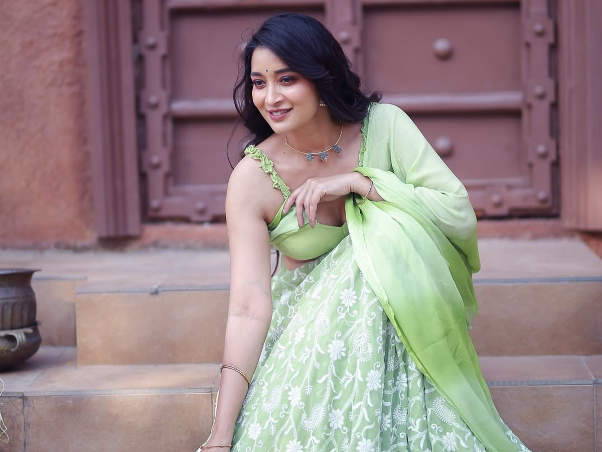 Bigg_20Boss_20Telugu_20Bhanu_20Shree_20photos_20goes_20viral__20_281_29.jpg 1