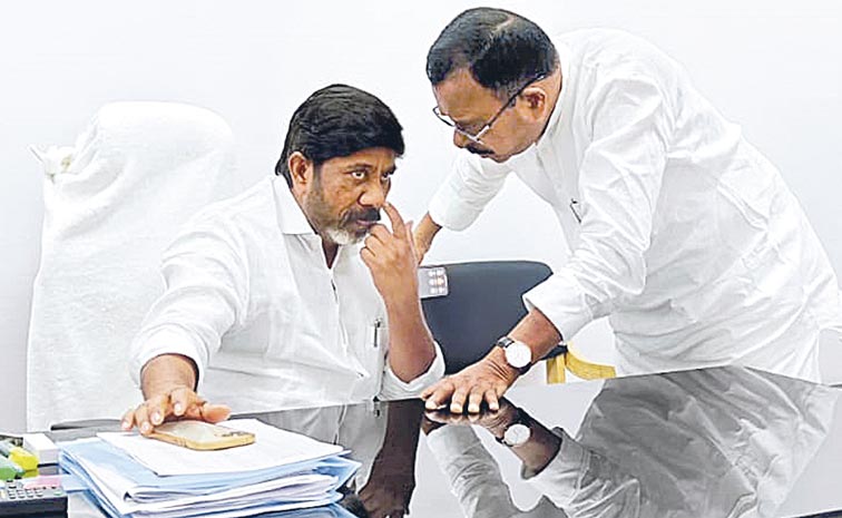Mallu-Brothers-Conversation.jpg