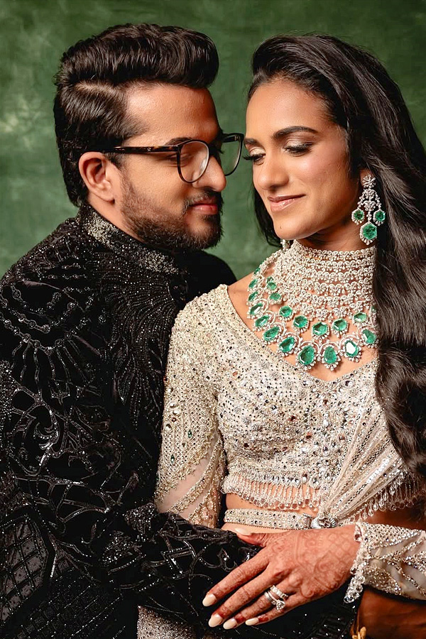 PV_20Sindhu-Venkata_20Datta_20Sai_20Unseen_20Wedding_20Photos_20_2813_29.jpg 14