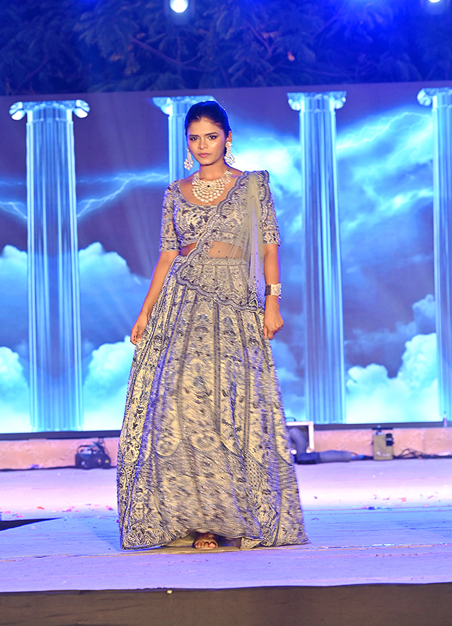 Fashion_20Show_20At_20Jubilee_20Hills_20Club_20Photos_20Goes_20Viral__20_2819_29.jpg 19